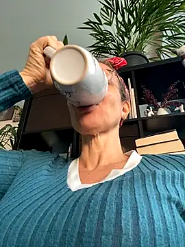 AnnikaRose online show from September 25, 2025, 5:44 am