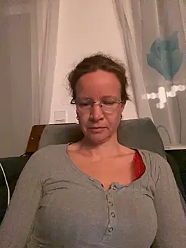 AnnikaRose online show from November 21, 2025, 6:45 am