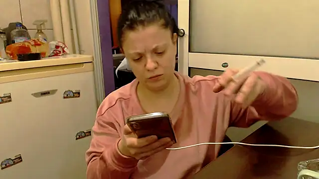 Snapshot of AdriannaLily chatting on January 15, 2025, 9:09 pm AdriannaLily online show from January 15, 2025, 9:09 pm