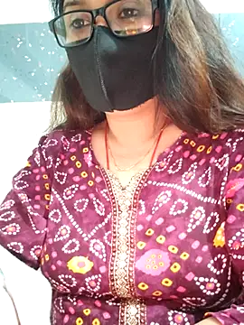 Aishwaryaa 69 online show from November 17, 2025, 11:38 am