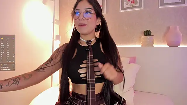 roxannegomez online show from September 22, 2025, 1:35 pm