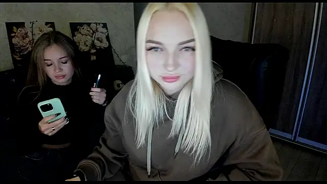 Snapshot of _NigoNika chatting on October 23, 2025, 9:02 pm NigoNika online show from October 23, 2025, 9:02 pm