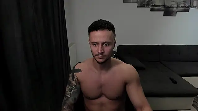 Richarddarell1 online show from December 9, 2024, 7:06 am