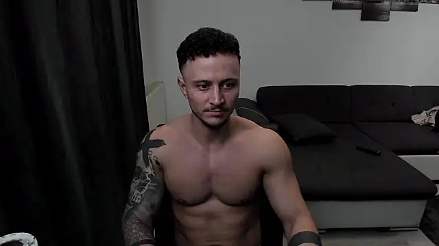 Richarddarell1 online show from February 3, 2025, 5:51 am