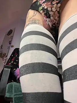 giuli zerozero online show from February 14, 2025, 3:15 pm