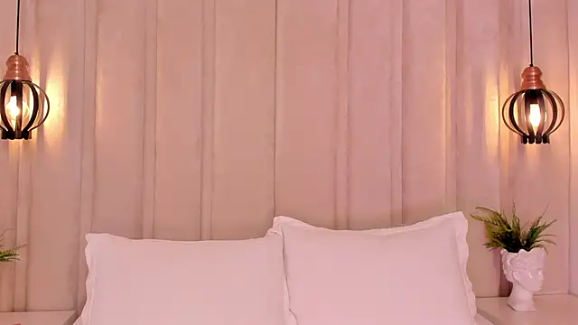 bonniekim  online show from February 10, 2025, 2:37 pm