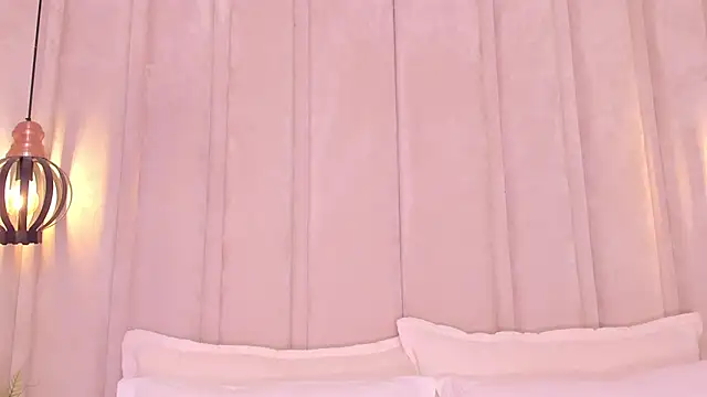 bonniekim  online show from February 20, 2025, 12:47 pm