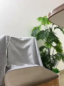 Lami Mi online show from October 11, 2025, 5:17 am