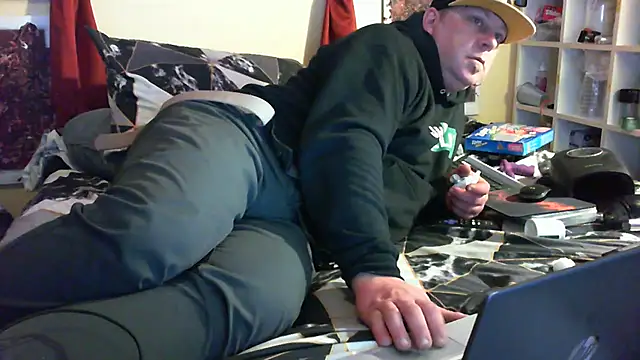 Snapshot of Mic_Oxinner chatting on November 3, 2025, 10:49 am Mic Oxinner online show from November 3, 2025, 10:49 am