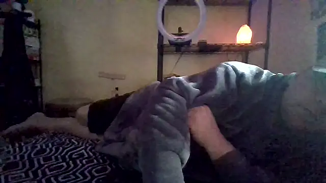 Snapshot of Mic_Oxinner chatting on November 9, 2025, 7:34 pm Mic Oxinner online show from November 9, 2025, 7:34 pm