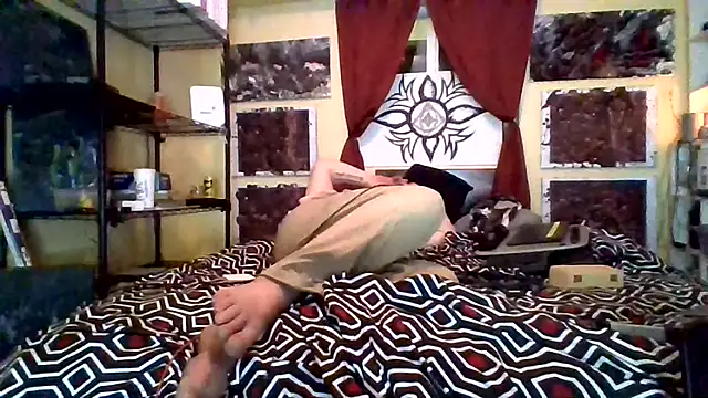 Snapshot of Mic_Oxinner chatting on November 16, 2025, 6:41 am Mic Oxinner online show from November 16, 2025, 6:41 am