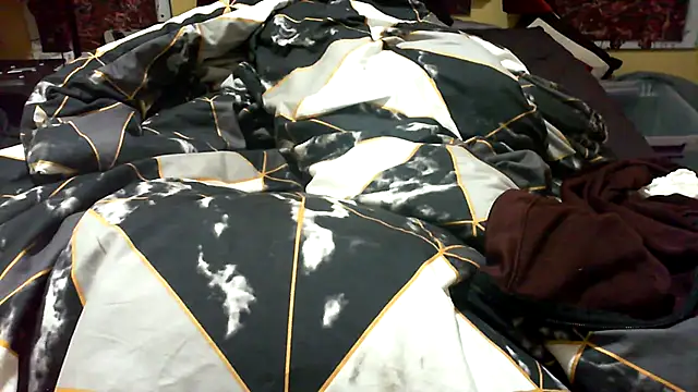 Snapshot of Mic_Oxinner chatting on December 1, 2025, 8:58 pm Mic Oxinner online show from December 1, 2025, 8:58 pm