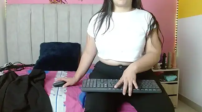 monickhot303av online show from January 17, 2025, 3:34 am