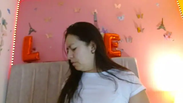 monickhot303av online show from February 28, 2025, 3:37 am