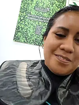 Snapshot of KasiaVenus_ chatting on December 31, 2024, 8:02 pm KasiaVenus online show from December 31, 2024, 8:02 pm