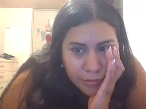 Snapshot of KasiaVenus_ chatting on February 21, 2025, 1:33 am KasiaVenus online show from February 21, 2025, 1:33 am