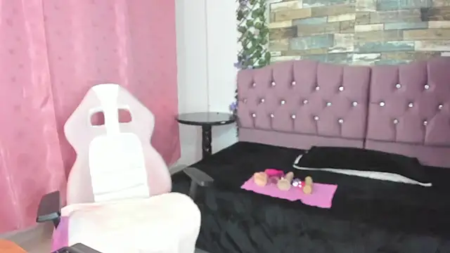 Snapshot of elizabeth_mature23 chatting on December 7, 2024, 1:29 pm elizabeth mature23 online show from December 7, 2024, 1:29 pm