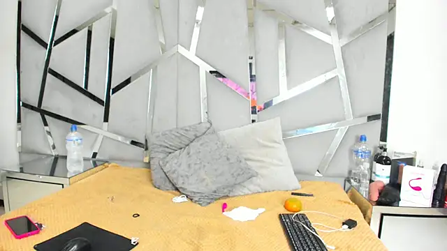 Catherinee69 x online show from October 1, 2025, 3:23 am