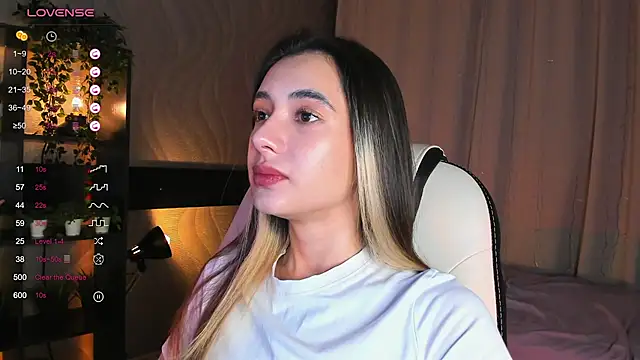 DarlaLike online show from December 14, 2025, 3:45 am