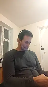 Snapshot of Viause_Kentauelle chatting on February 8, 2025, 11:02 pm Viause Kentauelle online show from February 8, 2025, 11:02 pm