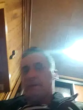 Snapshot of Viause_Kentauelle chatting on February 19, 2025, 8:44 am Viause Kentauelle online show from February 19, 2025, 8:44 am