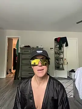 mrs  unknown online show from October 12, 2025, 4:28 pm