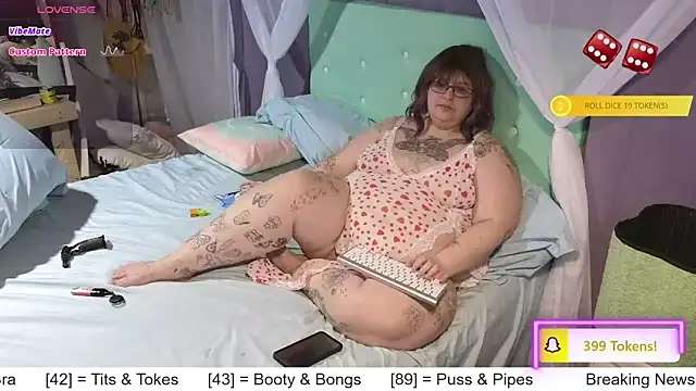 Snapshot of Casserole_Bbw chatting on February 26, 2025, 11:04 pm Casserole Bbw online show from February 26, 2025, 11:04 pm