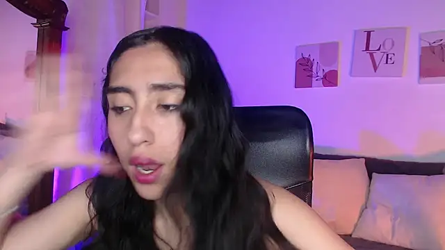 madisex s online show from November 1, 2025, 1:02 pm