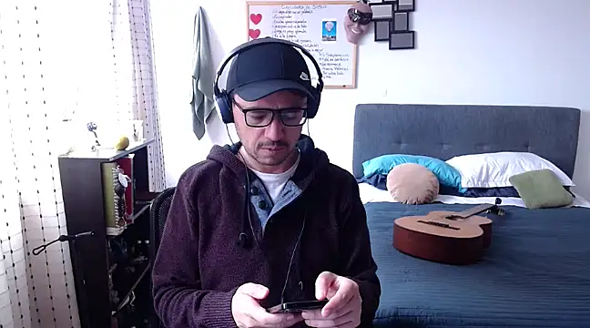 Diptongo online show from March 16, 2025, 3:06 pm