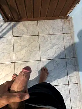 Snapshot of vintin21cm chatting on October 5, 2025, 2:43 am vintin21cm online show from October 5, 2025, 2:43 am