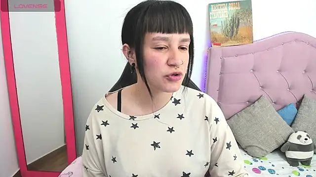 Katalina novoa online show from March 12, 2025, 1:47 am