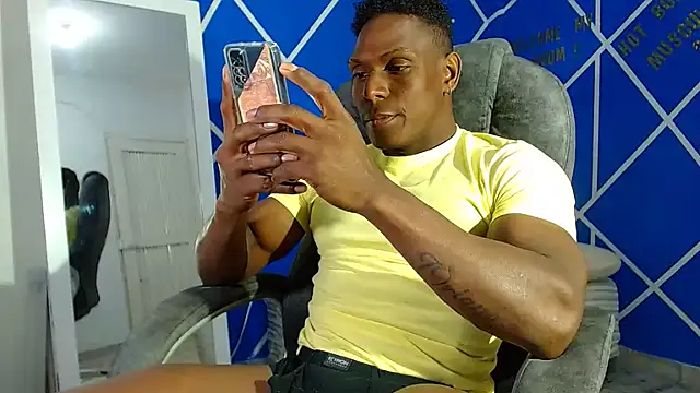 Snapshot of alexander_megan chatting on February 2, 2025, 1:34 am alexander megan online show from February 2, 2025, 1:34 am