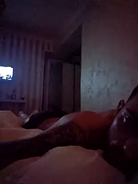 Snapshot of denisxlRo chatting on January 2, 2025, 1:06 am denisxlRo online show from January 2, 2025, 1:06 am