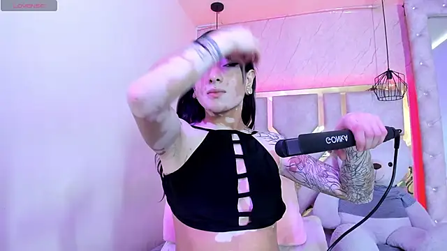 dayana harlow2 online show from October 9, 2025, 7:45 pm