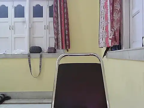 Model-Tanya online show from November 21, 2025, 3:44 pm