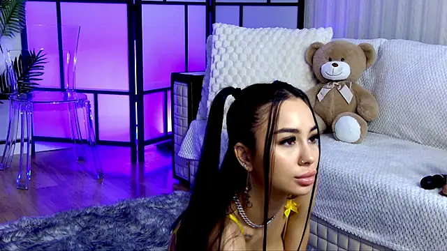 Snapshot of OnlyXandra chatting on November 23, 2025, 5:51 am OnlyXandra online show from November 23, 2025, 5:51 am