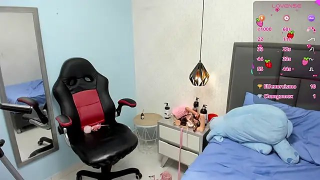 MADISON ROWAN1 online show from January 30, 2025, 6:24 am