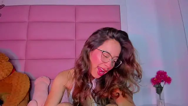 little-Emma online show from January 16, 2025, 3:23 am