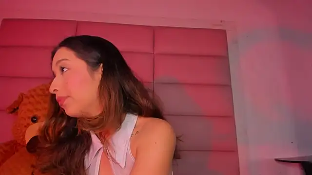 little-Emma online show from November 12, 2025, 11:03 pm