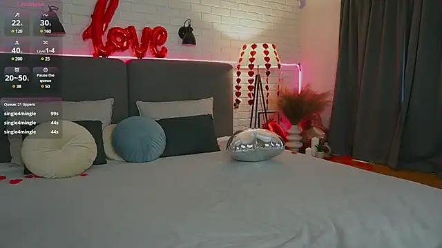 Viola  moon online show from February 14, 2025, 12:57 pm