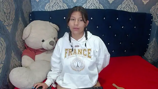 Snapshot of Lilyevansx chatting on March 18, 2025, 10:36 am Lilyevansx online show from March 18, 2025, 10:36 am