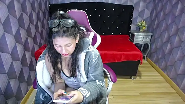 Snapshot of Lilyevansx chatting on March 21, 2025, 1:23 pm Lilyevansx online show from March 21, 2025, 1:23 pm