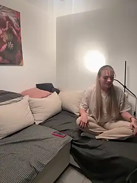 Snapshot of NickyGold_Official chatting on November 5, 2025, 7:58 pm NickyGold Official online show from November 5, 2025, 7:58 pm