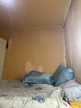 Snapshot of Babeyfacee chatting on October 30, 2025, 12:23 am Babeyfacee online show from October 30, 2025, 12:23 am