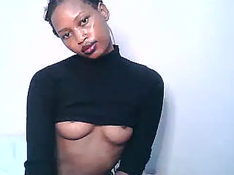 Snapshot of Sweet_Vinkah chatting on January 26, 2025, 10:35 pm Sweet Vinkah online show from January 26, 2025, 10:35 pm