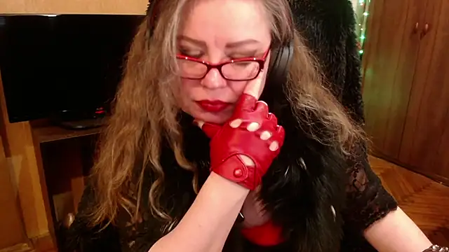Snapshot of Miss_Tress chatting on December 24, 2024, 10:39 pm Miss Tress online show from December 24, 2024, 10:39 pm