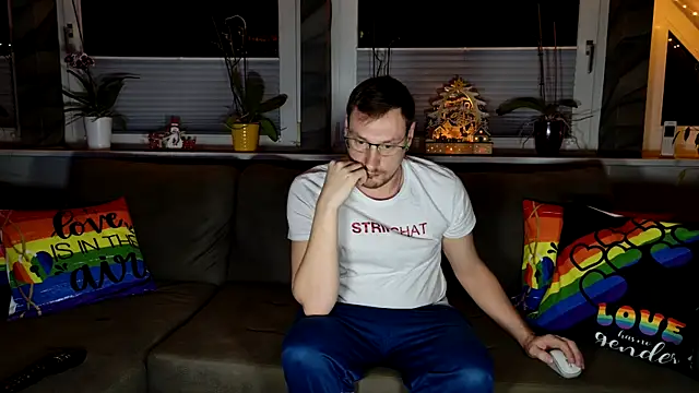 Snapshot of Relsxboy chatting on December 7, 2024, 7:21 pm Relsxboy online show from December 7, 2024, 7:21 pm