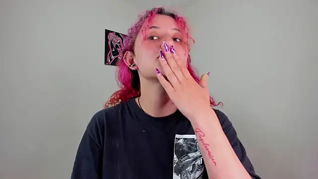 valent 27 online show from November 16, 2025, 9:09 pm