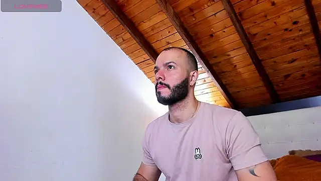 Snapshot of Tom_Bailey chatting on September 21, 2025, 12:18 pm Tom Bailey online show from September 21, 2025, 12:18 pm