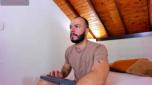 Snapshot of Tom_Bailey chatting on September 26, 2025, 12:42 pm Tom Bailey online show from September 26, 2025, 12:42 pm